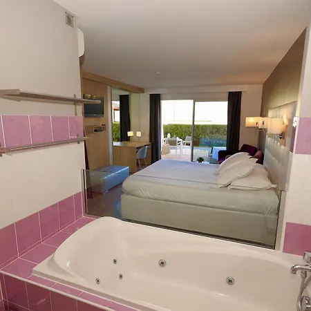 Le Jardin D'eden Réservé Aux Couples Hotel